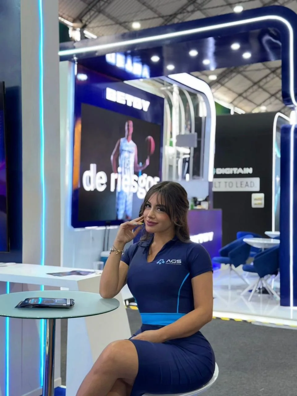 Anfitriona de evento, Lima